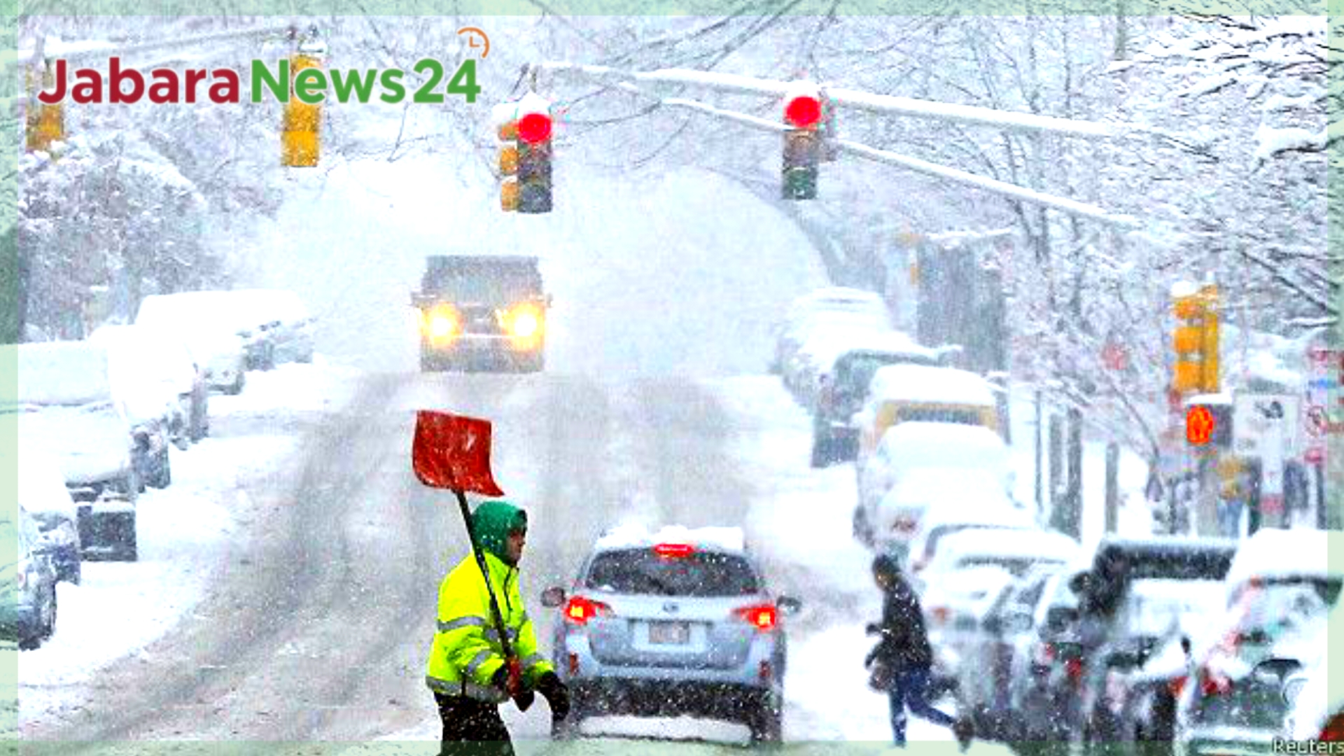 নিউইয়র্কে তুষার ঝড়: হাজারো ফ্লাইট বাতিল, জরুরি অবস্থা ঘোষণা